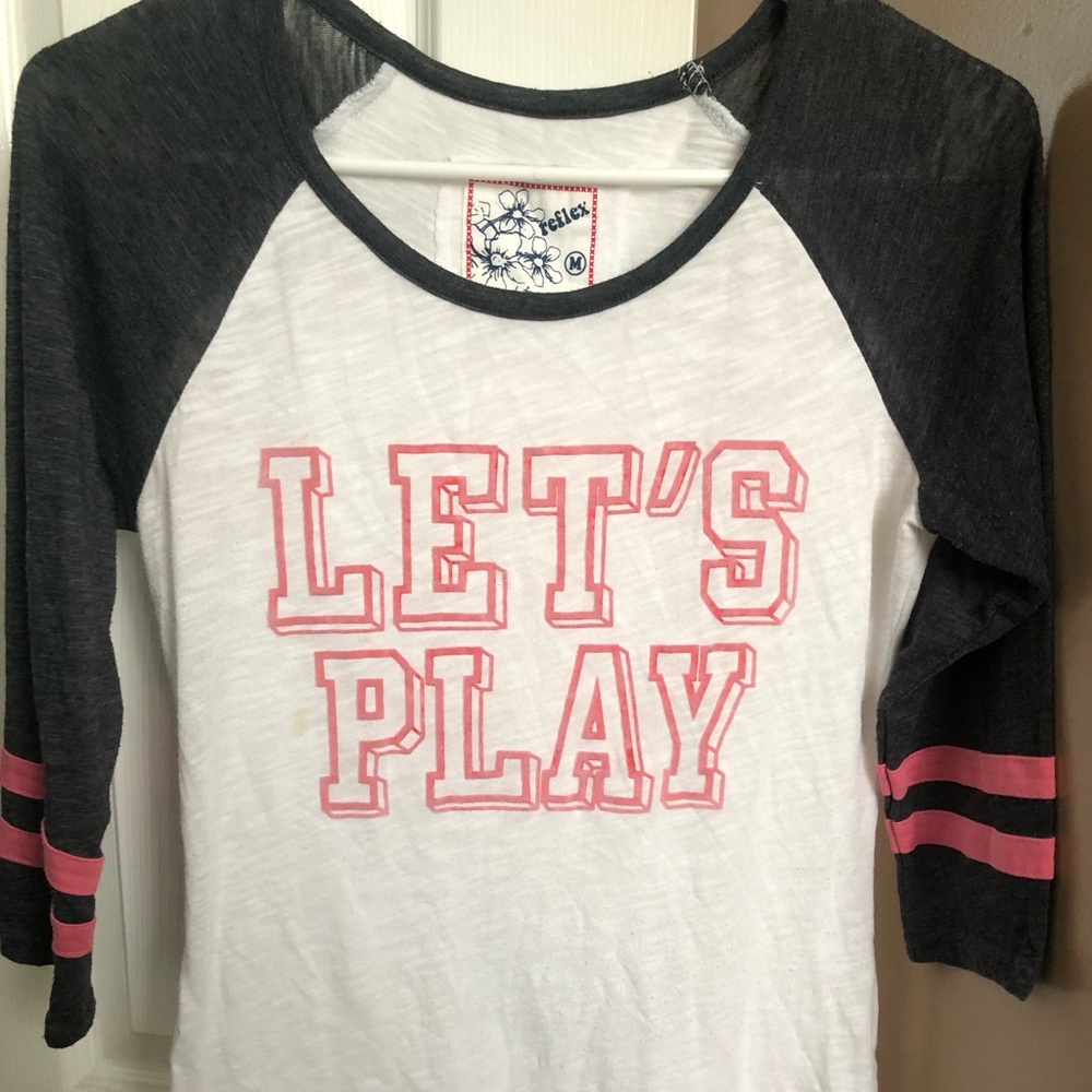 Tri-colored Women’s 3/4 Sleeve T-shirt
Size M